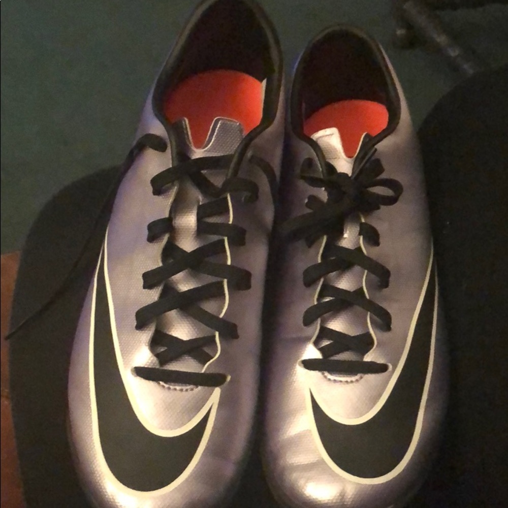 Mercurial Victory Nikes in Lilac